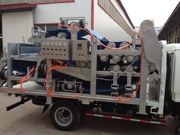 廢渣脫水機發貨現場